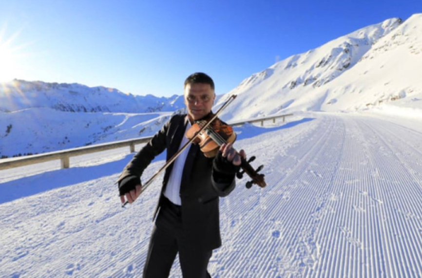 Васко Василев свири по върховете на Пирин за Световната купа по ски и Световното младежко първенство (ВИДЕО)