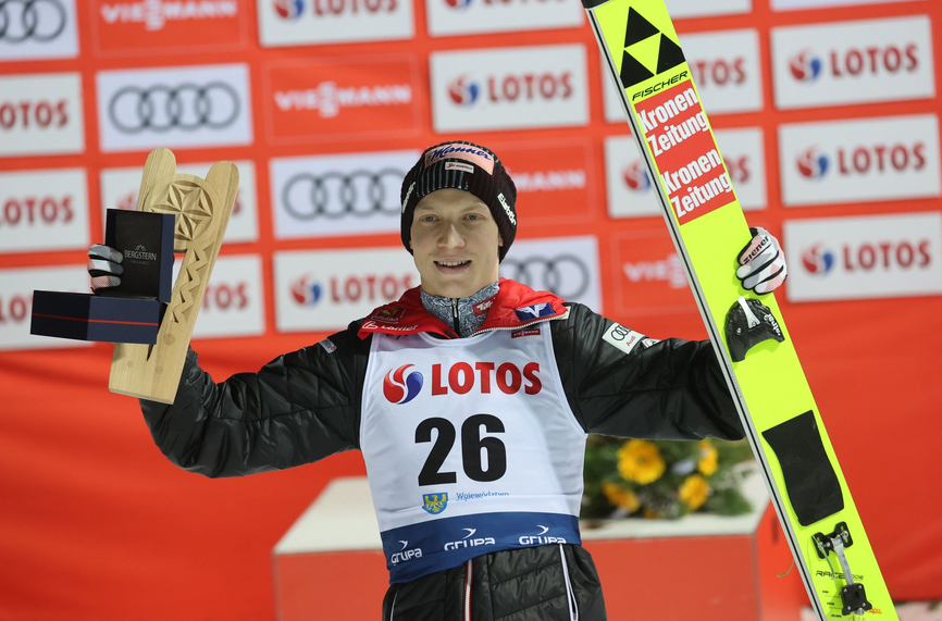 Ян Хьорл с първа победа за Световната купа по ски скокове (ВИДЕО)