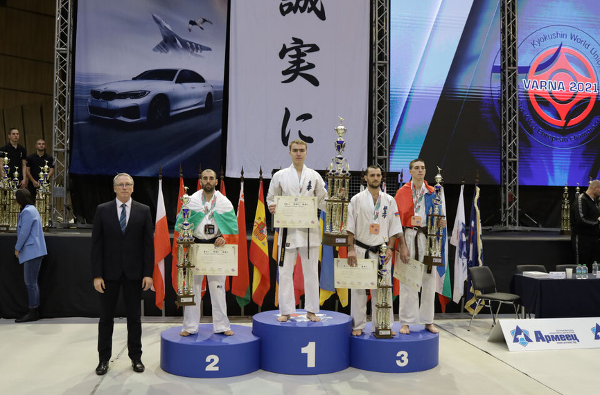 България с осем медала от Европейското първенство по карате киокушин