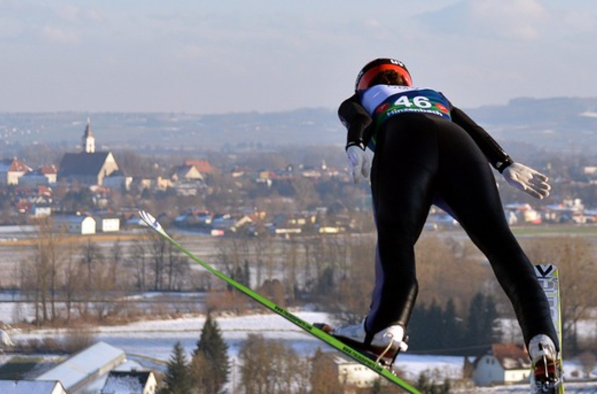 Първата олимпийска шампионка в ски скоковете няма участва в Пекин