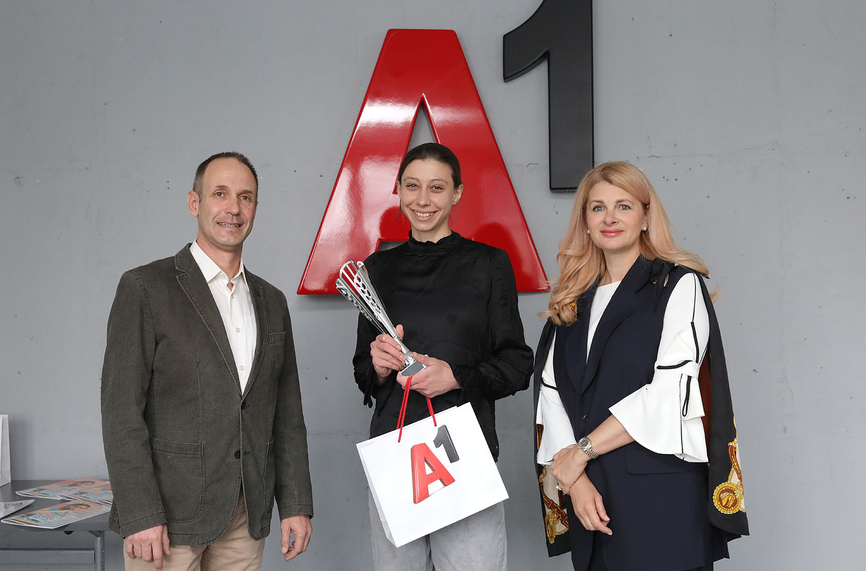 Мирела Демирева получи наградата си за „Атлет на България“ за 2021 година
