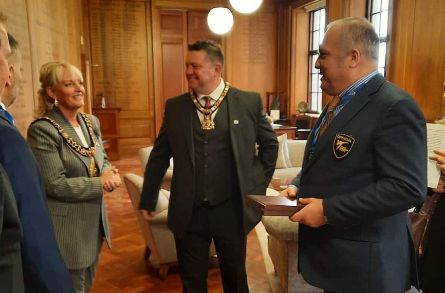 Слави Бинев на специална визита при Лорд Кмета на Манчестър