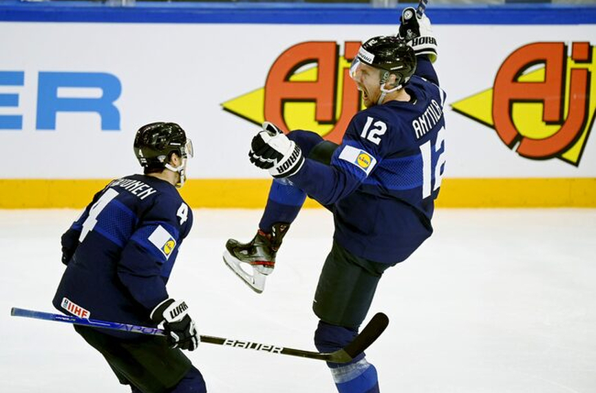 Финландия и САЩ са полуфиналисти на Световното по хокей (ВИДЕО)