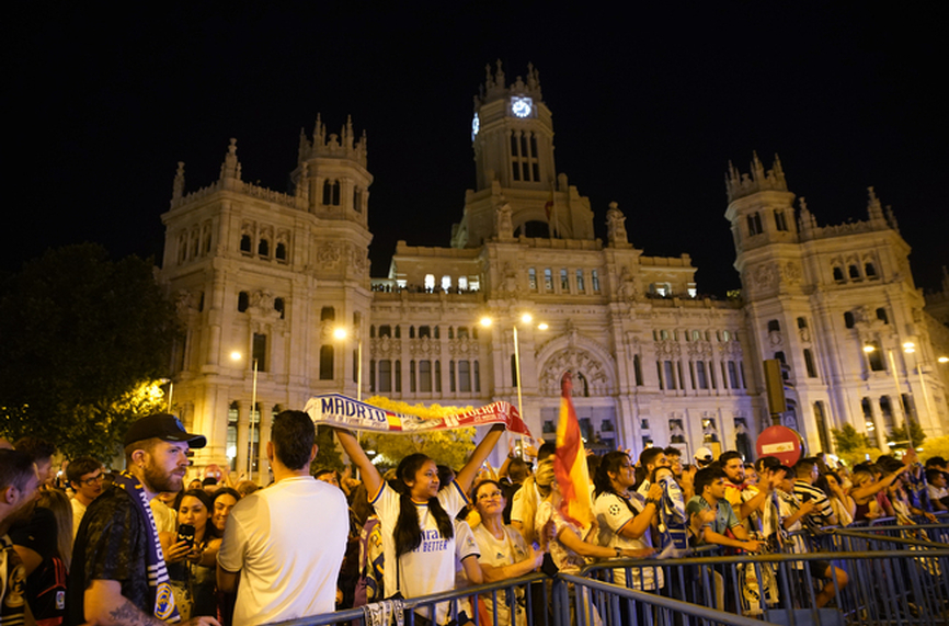 В Мадрид: Бурни празненства с шампионите от Реал