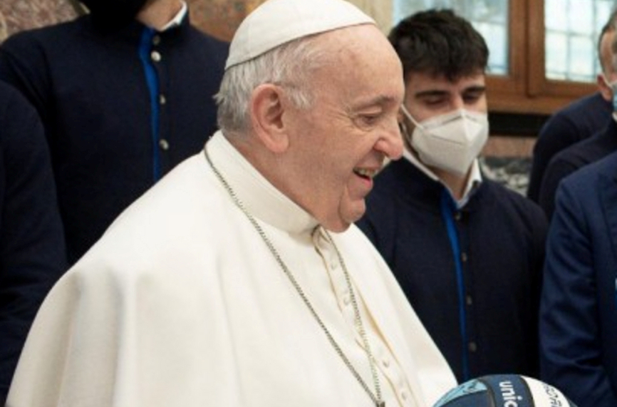 Папата покани Стоичков за благотворителен мач