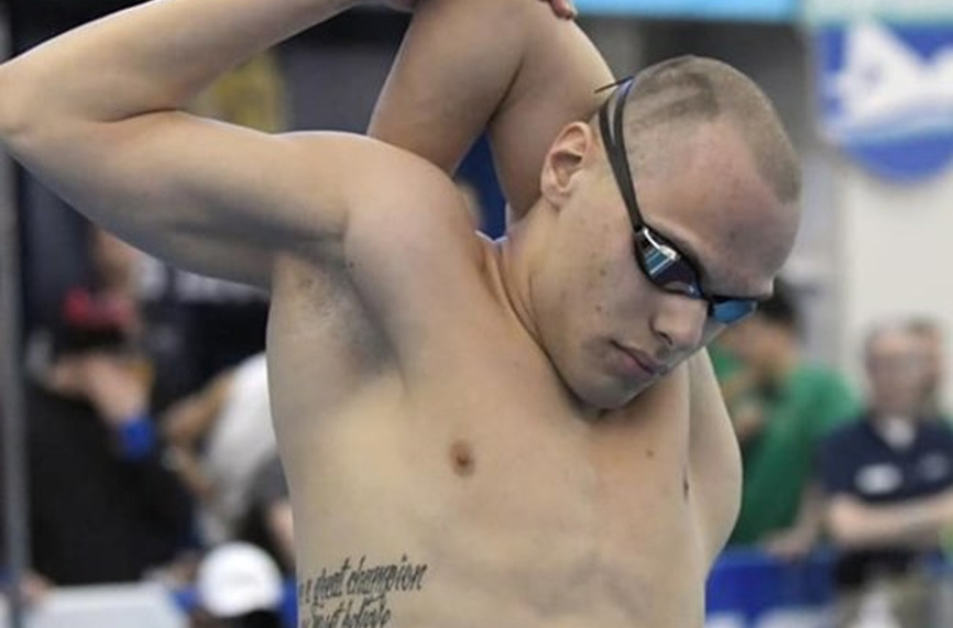 17-годишен плувец се класира за полуфинала на Евро 2022