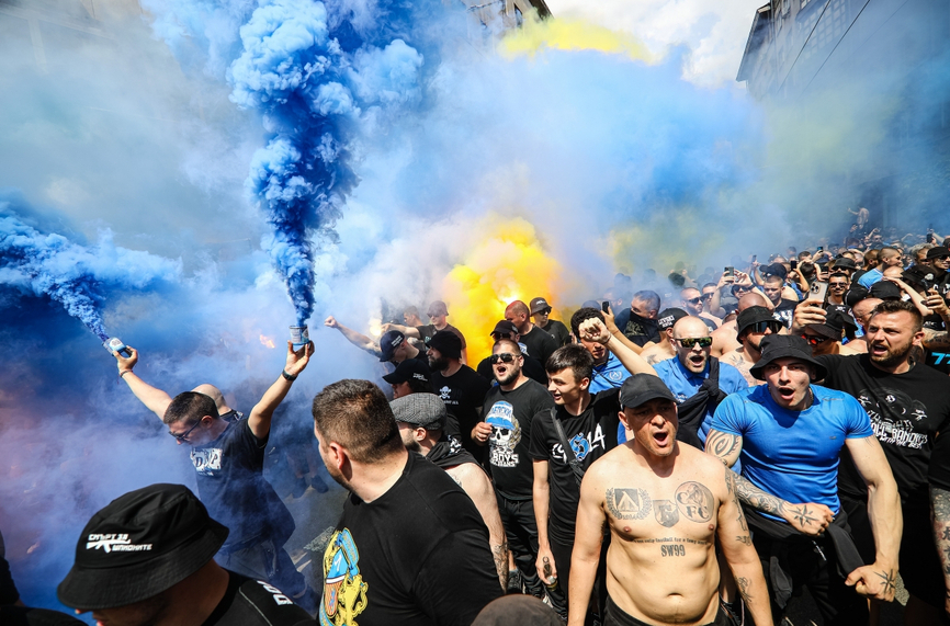 Феновете на Левски грабят билетите за Суперкупата
