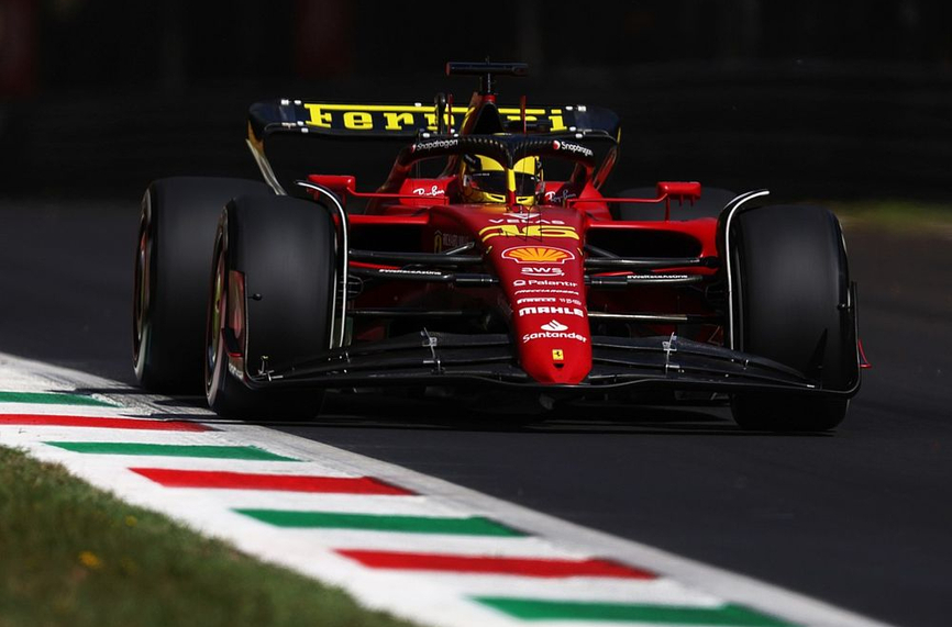 Ферари най-бързи в първата тренировка на "Монца"
