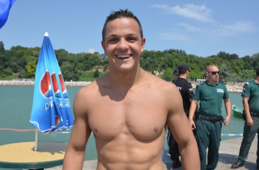 Цанко Цанков спечели плувния маратон в Гибралтарския проток