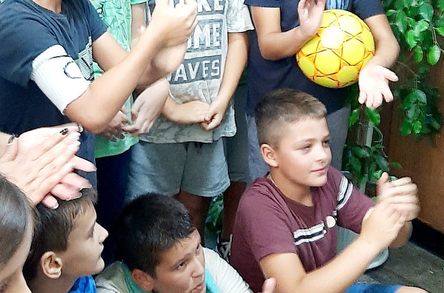 Христо Стоичков със специален поздрав за децата в град Любимец