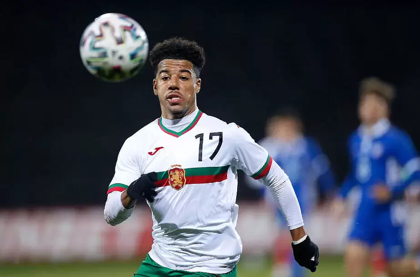 Младежки национал избира да играе за Нигерия вместо за България