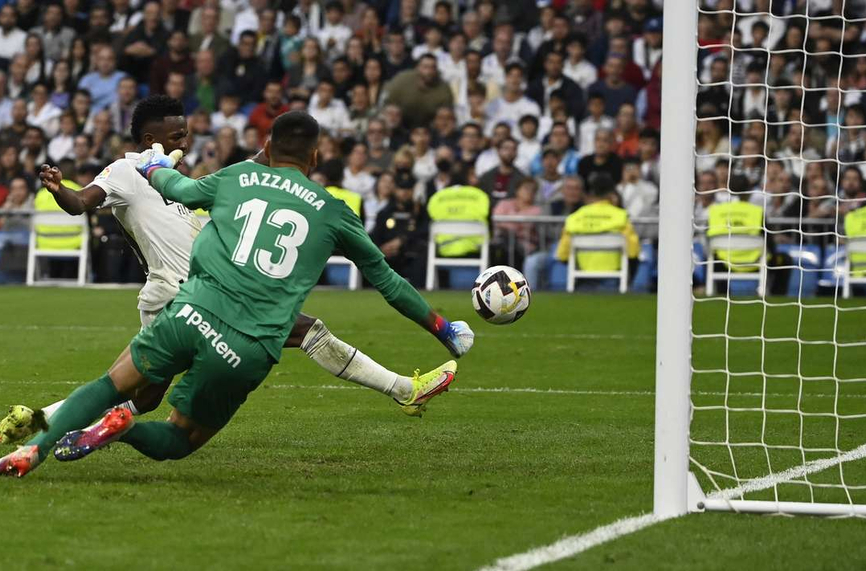 ШОК! Реал Мадрид изпусна Жирона след драма в края (ВИДЕО)