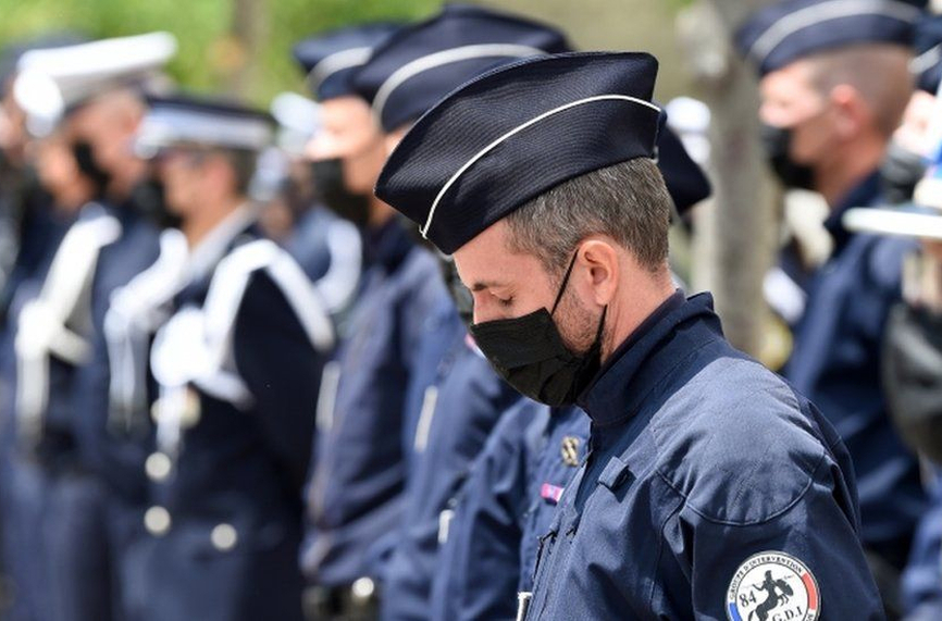 Полицията във Франция е на крака за рисковия мач с Мароко