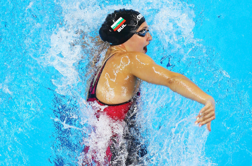 Диана Петкова на полуфинал на Световното по плуване