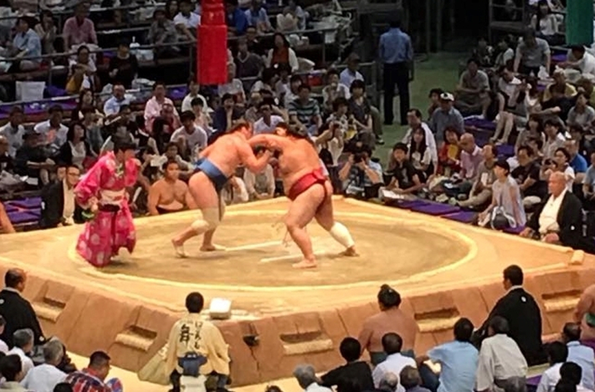 Аоияма с 3-та загуба на януарския турнир по сумо в Токио