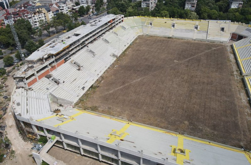 ИЗВЪНРЕДНО: Отпуснаха над 32 милиона за стадионите на Ботев и Локо в Пловдив