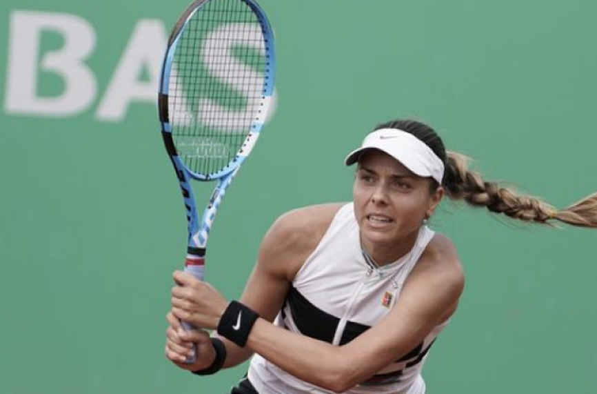 Виктория Томова се класира за втория кръг на силния турнир по тенис в Дубай