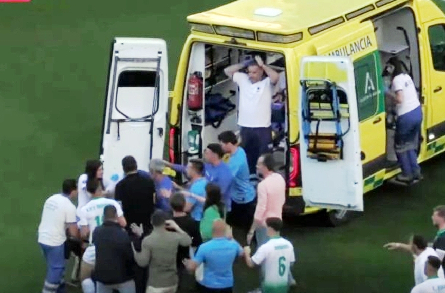 КОШМАРНО! Футболист колабира на мач в Испания (ВИДЕО)