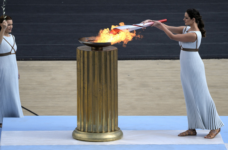Олимпийският огън пристига във Франция след година