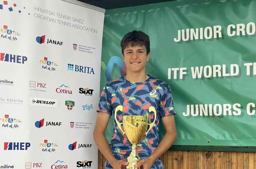 Александър Василев триумфира с две титли на турнир в Хърватия