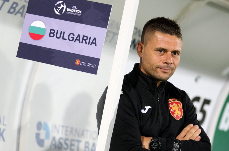 Александър Димитров обяви 25 футболисти за контролите с Черна гора и Албания