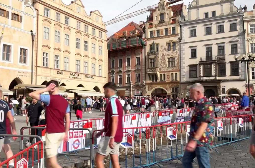 Сблъсъци в Прага между фенове на Фиорентина и Уест Хем