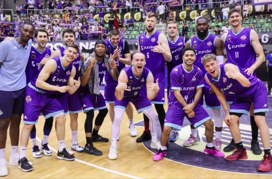Българин спечели промоция за испанския баскетболен елит