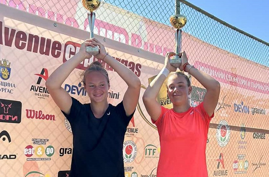 Брияна Иванова и Анджелина Костова спечелиха титлата на двойки в Бургас