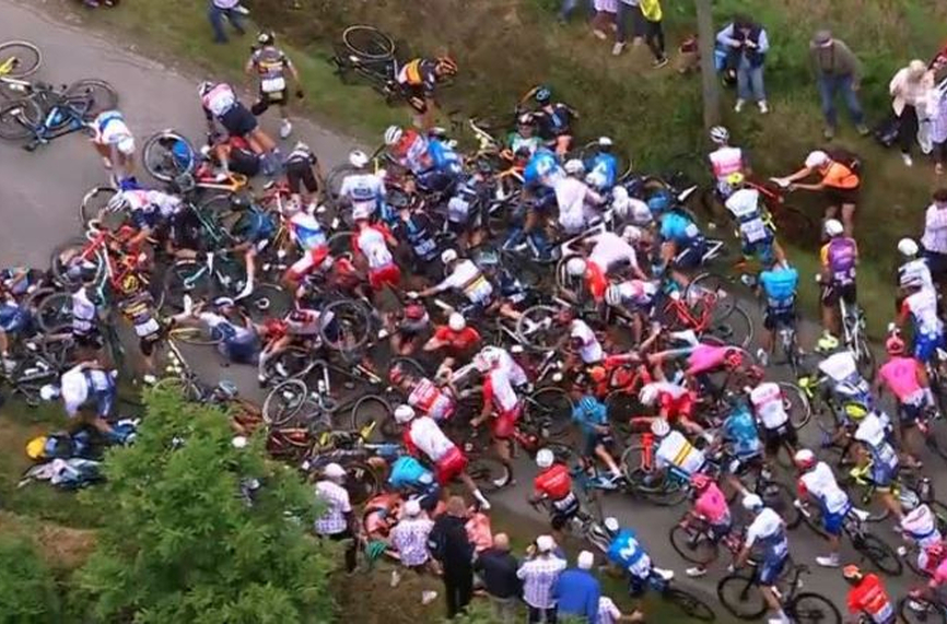Наказаха поляк заради масова катастрофа на Обиколката на Фландия