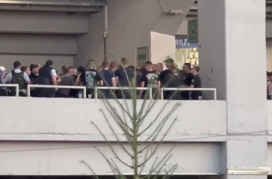 Екшън в Скопие: Меле между фенове на Левски и полицията