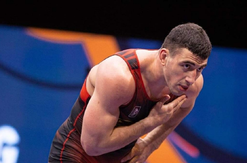 Семьон Новиков се класира на четвъртфинал на 87 кг