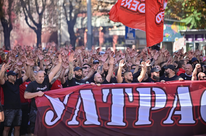 Фенове на ЦСКА стягат протест заради "Армията"