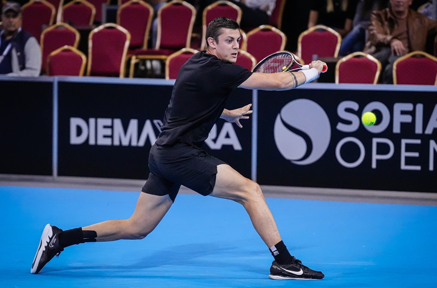Жалко: Лазаров взе сет, но отпадна на старта от Sofia Open