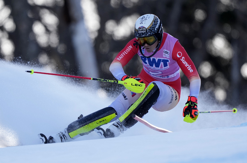 Швейцарската скиорка Уенди Холденер може да пропусне остатъка от сезона