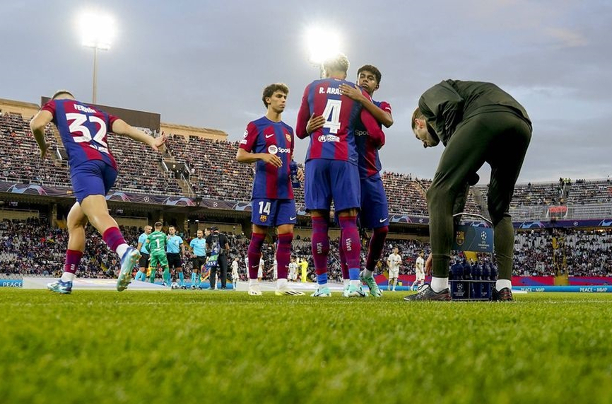 На испанските футболисти в град Барселона е забранено да се