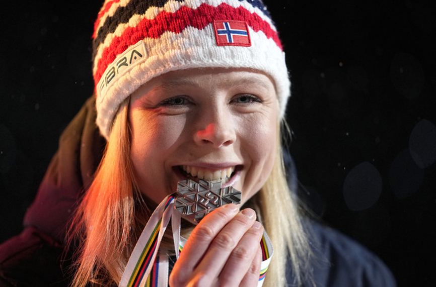Норвежката Марен Лундби която е олимпийска шампионка в ски скок