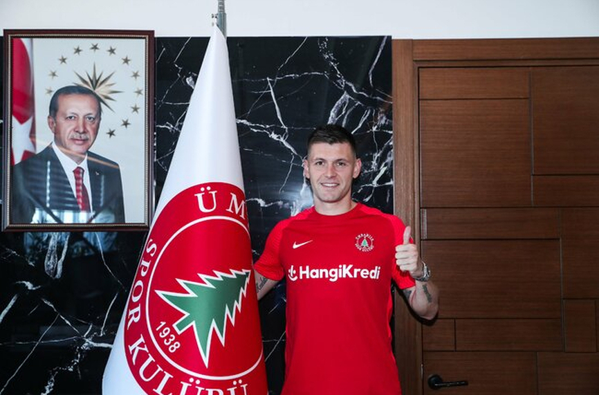 Страхил Попов в отбора на месеца в Турция