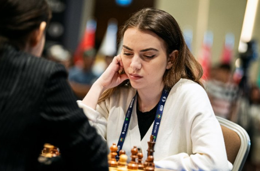 Златното момиче на българския шахмат Нургюл Салимова продължава да удивява