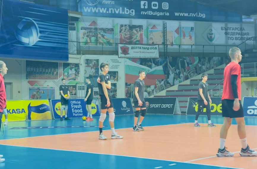 Националният отбор на България за мъже под 18 години замина