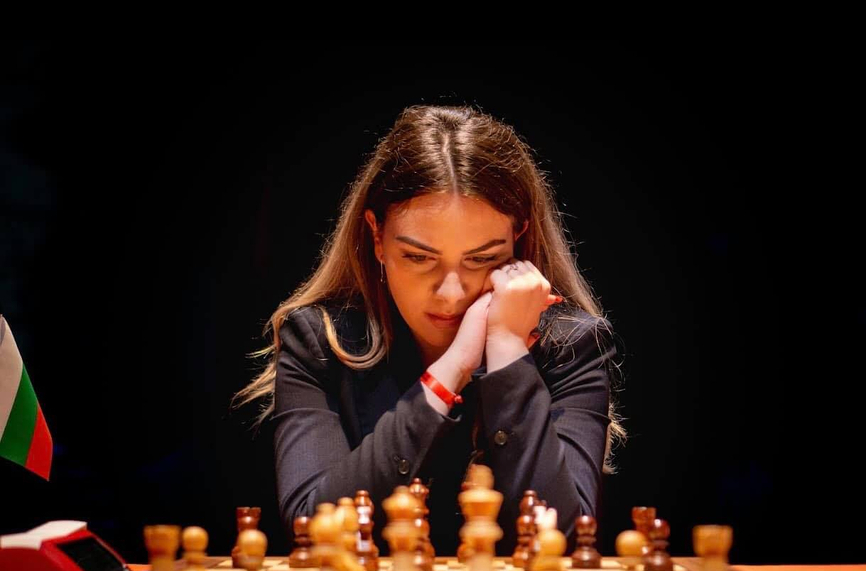 Снимка: Салимова и Чепаринов остават в Топ 10 на Световното по бърз шахмат