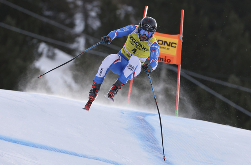 Френският скиор Сиприен Саразен спечели спускането от Световната купа, което