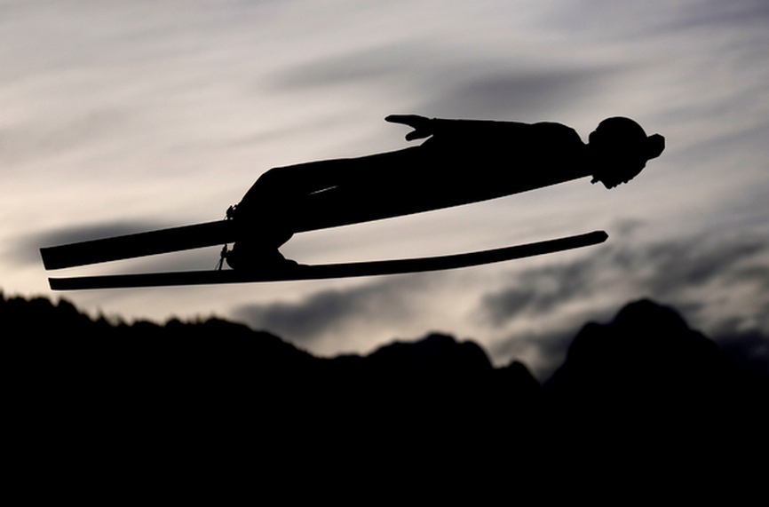 Българският състезател по ски скокове Владимир Зографски отпадна на квалификациите