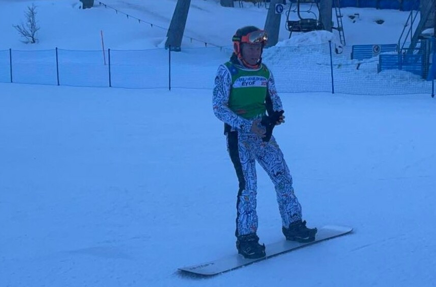 Българи с трети места на състезание по сноуборд в Италия