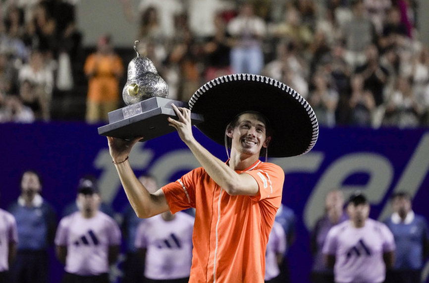 Алекс де Минор защити титлата си на турнира по тенис в Акапулко