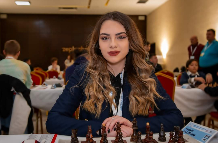 Салимова с реми срещу бивша световна шампионка