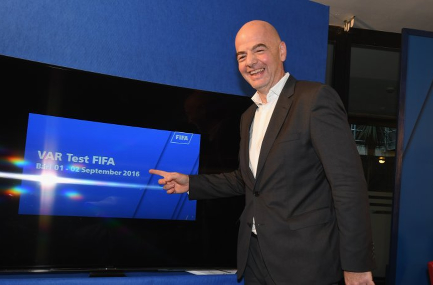 Революционно: ФИФА внедрява нов ВАР без рефери