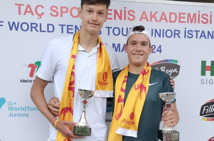 Александър Толев триумфира с титлата на двойки на турнир от ITF в Истанбул