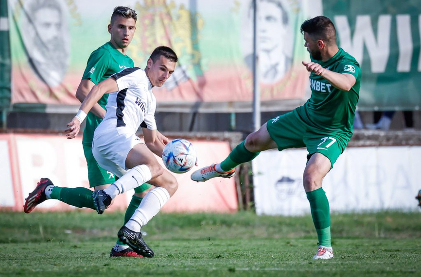 Ботев Враца гледа към трите точки и спасението срещу Етър