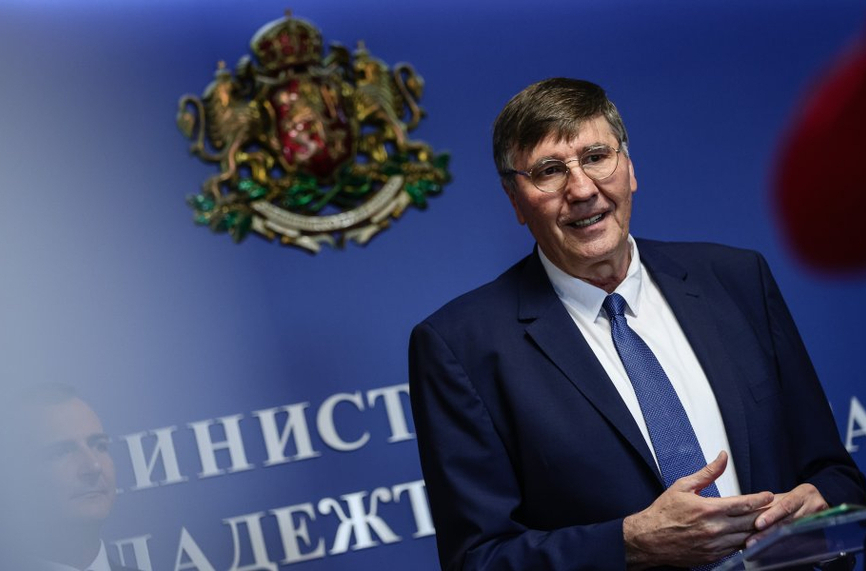 Министър Глушков заварил две програми пред провал, едната вече има финансиране