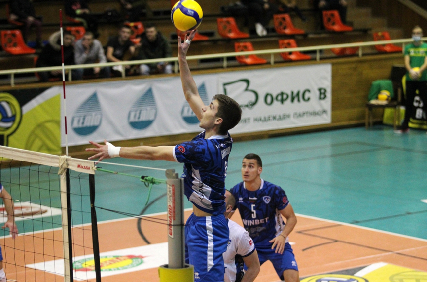 Левски разби с 3:0 Добруджа 07 в Добрич (ВИДЕО)